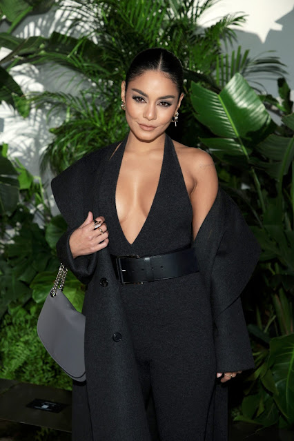 Vanessa Hudgens beautiful braless boobs