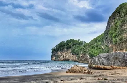 Wisata Pantai di Pacitan