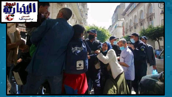 سيد مسك شرطي بكل قوتها لمنعه من اعتقال احد شباب الحراك