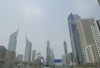 Emiratos Árabes Unidos, Dubai, Emirates Towers.