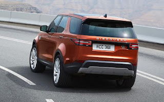 2017 Land Rover Discovery SUV rear view