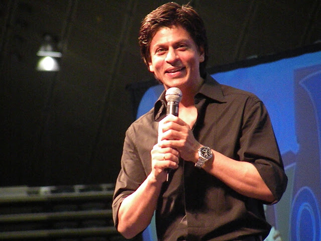 Shahrukh Khan Addressing Wallpaper