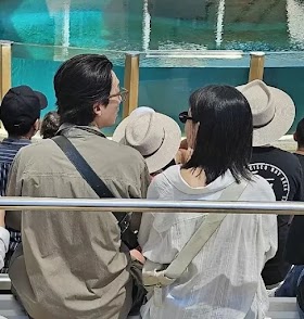 Sooyoung and Jung Kyung Ho spotted on vacation together in Sydney