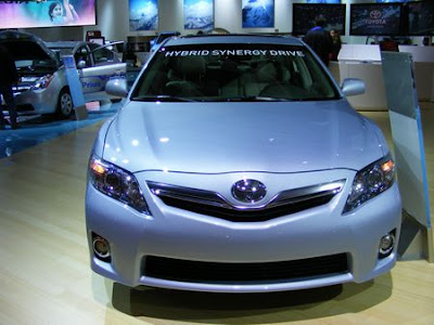 Toyota Camry Hybrid Overview 2010