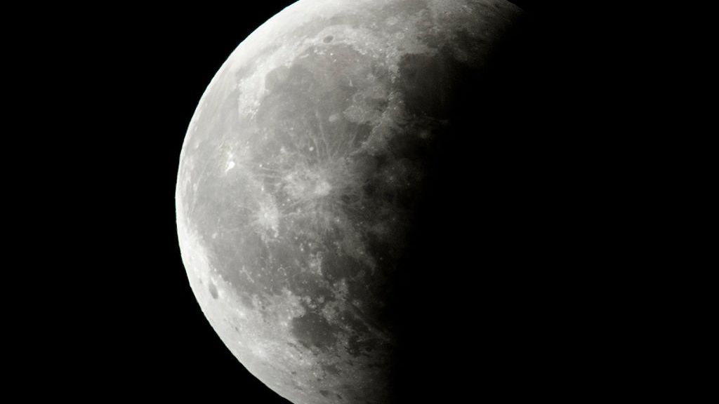eclipse%20lunar%20parcial