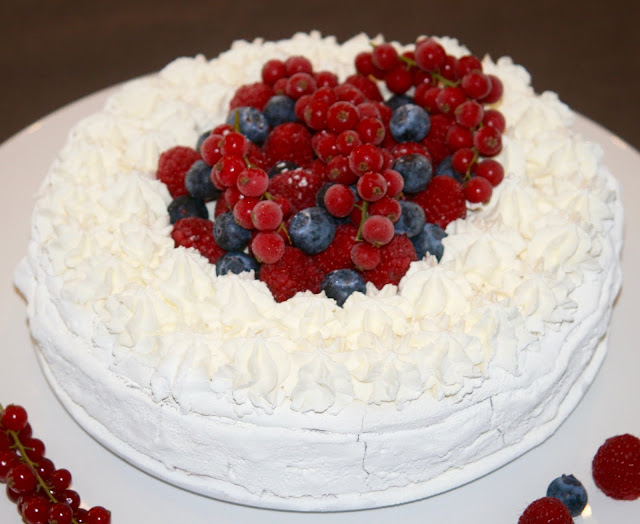 alt="vacherin nougat framboise"