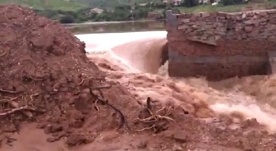 Chuva intensa provoca rompimento de barragem no interior da Paraíba