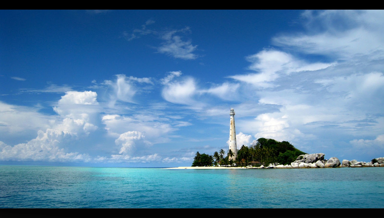 Visit Lengkuas Island in Bangka Belitung - Indonesia | Indonesian
