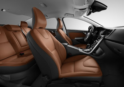 2010 Volvo S60 interior