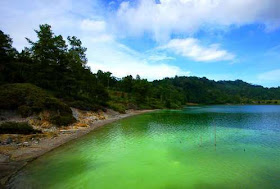 Danau Linow, danau yang bisa berubah warna di Sulawesi Utara - www.jurukunci.net