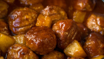 Slow Cooker Pineapple Barbecue Meatballs