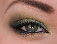 green makeup look