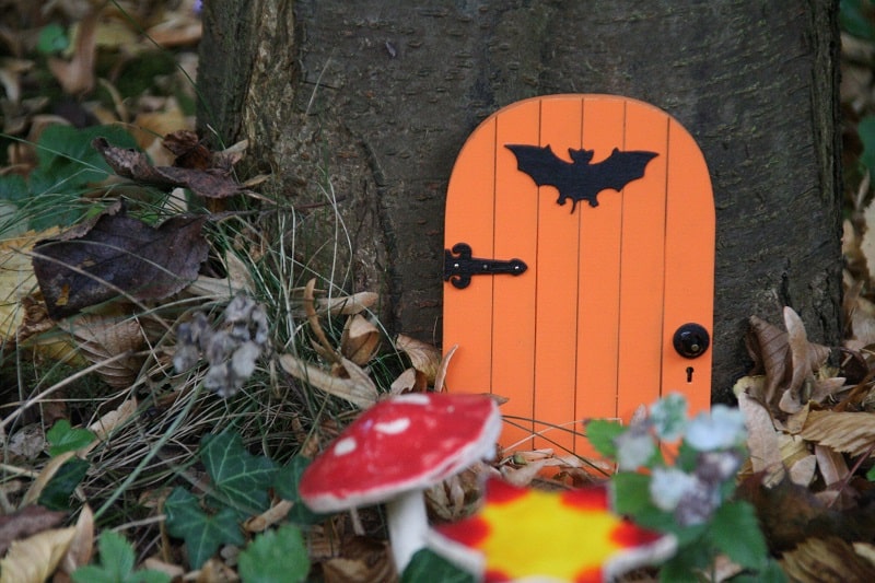 halloween fairy door on tree