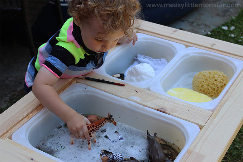 zoo animals sensory bin for toddlers