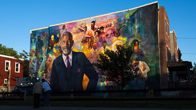 Philadelphia is known as the world’s largest outdoor art gallery, and here is where you can join the Masterpieces West Mural Tour. 