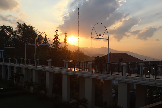 Terima Kasih Senja tuk Kehadiranmu