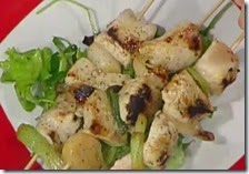 Spiedini di pollo e cipollotti caramellati