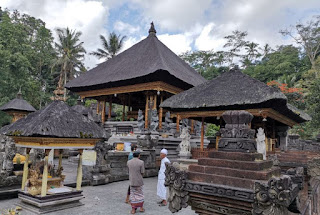 Taman Tirta Empul, Isla de Bali, Indonesia.