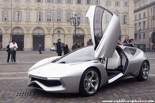 New design futuristic Sintesi concept car