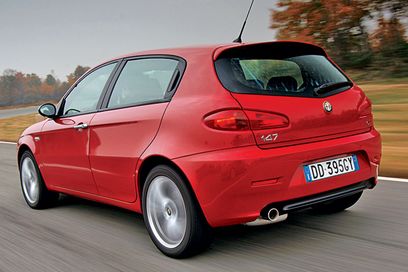 Alfa Romeo on New Hatchback Model Alfa Romeo 147 2013 Car Have Four Doors And 5