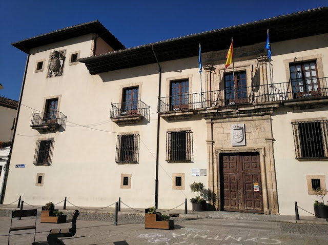 Palacio del Conde Toreno, hoy Ayuntamiento de Cangas del Narcea