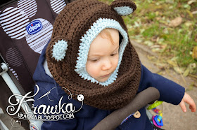 Krawka: Little bear - hooded cowl free crochet pattern. Brown bear with light blue ears, sooo cute and easy to make.