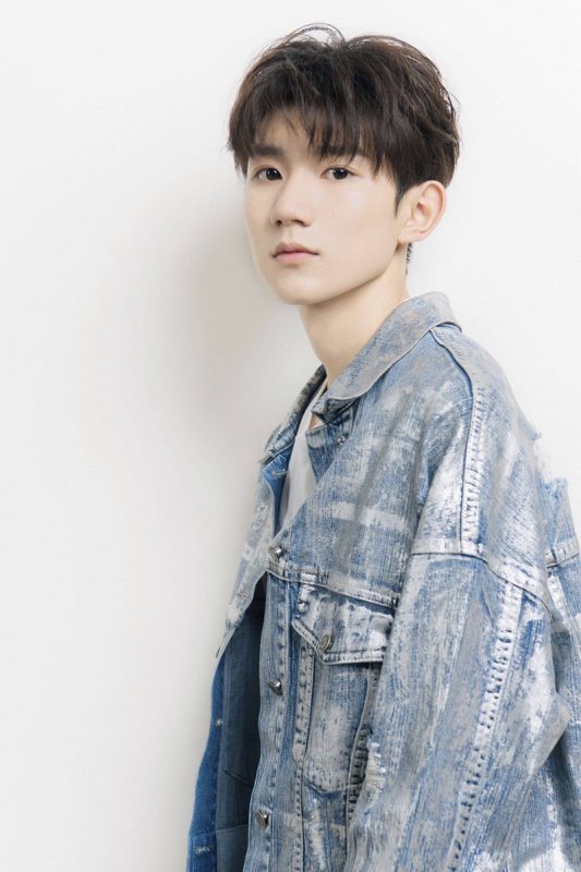 Roy Wang presenta Light