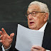 Henry Kissinger volt amerikai külügyminiszter úgy véli, hogy a jelenlegi helyzetben Ukrajna semleges státuszának kell a végső célnak lennie.