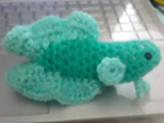 PATRON GRATIS PEZ AMIGURUMI 66504