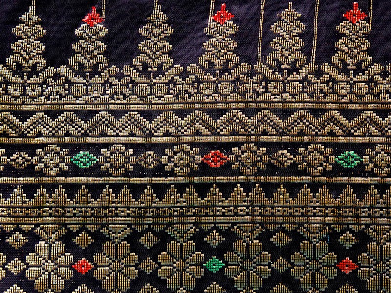 Minangkabau dalam Balutan Songket