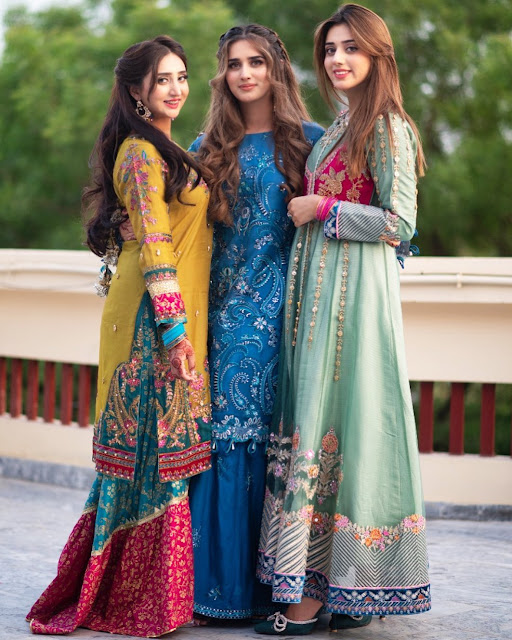 Jannat Mirza with her Sisters