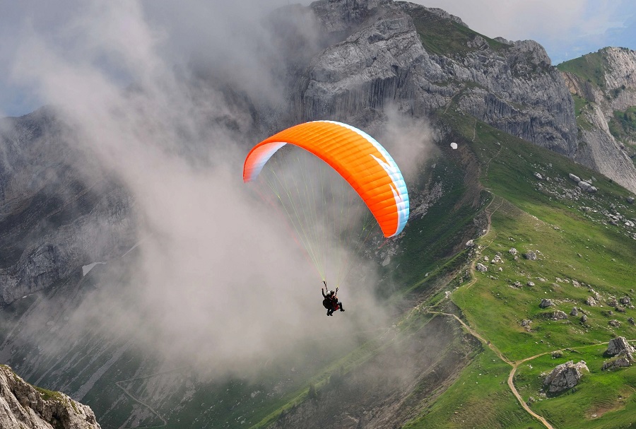 Paragliding in Ranikhet