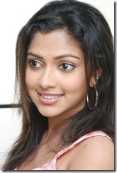Amala Paul closeup