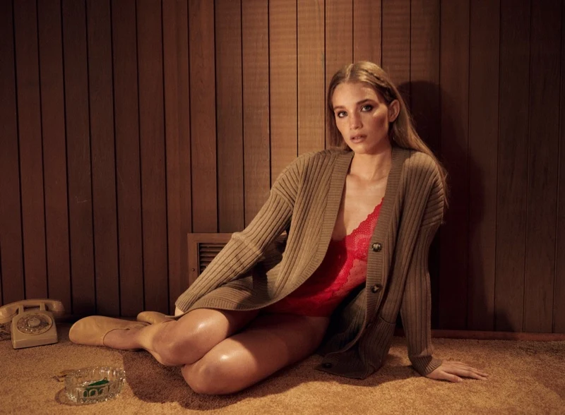 Rebecca Leigh Longendyke Models Zara’s Holiday Leisurewear