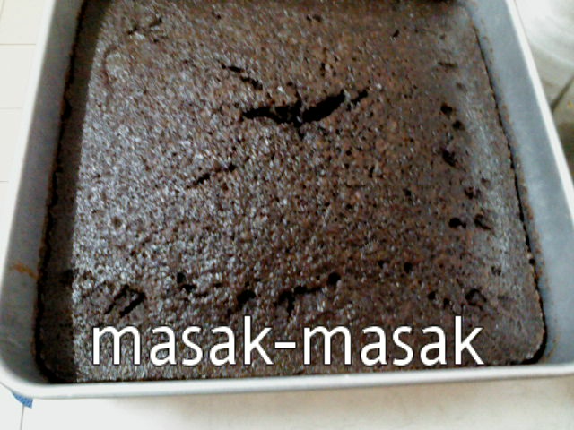 MASAK-MASAK BERSAMA ZATTY: SUPER MOIST EGGLESS CHOCOLATE CAKE