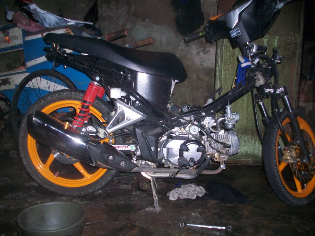 Modifikasi New Honda Blade Repsol