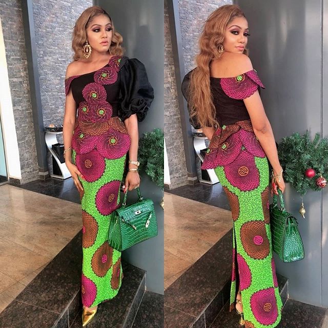 Hot Asoebi Styles For African Ladies That Are Trending