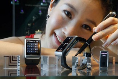 Samsung Akan Bikin Jam Tangan Ponsel