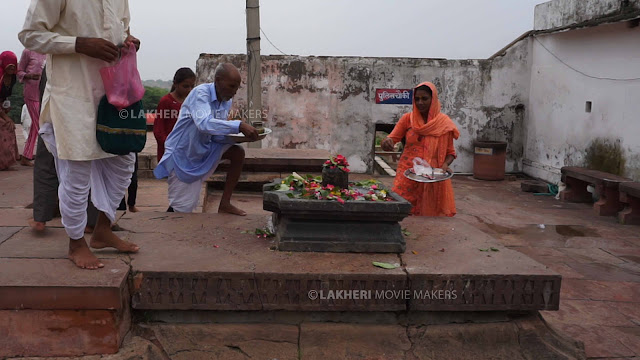 shivling outside temple