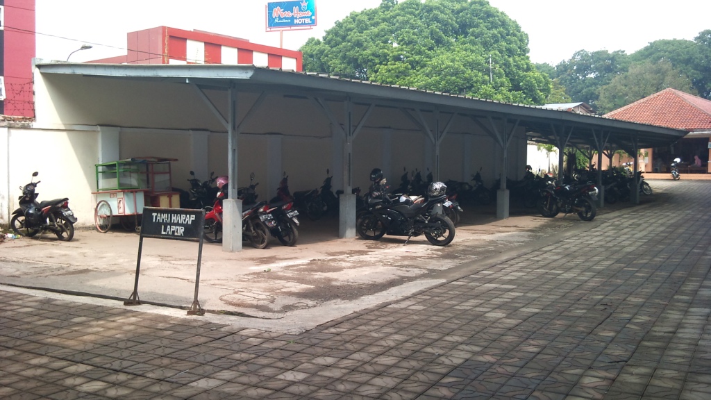 Serba serbi SMAN 2 Bandung Tempat Parkir 