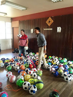 Atletas donan poco más de 250 balones