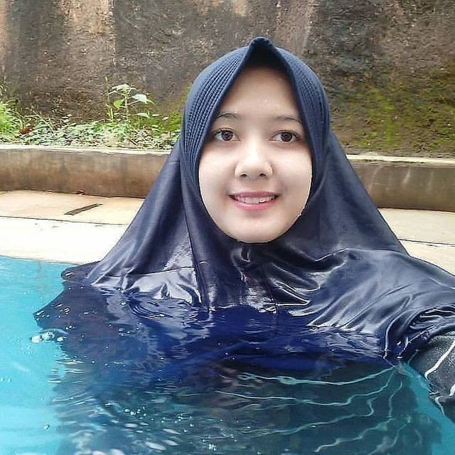 Foto Aesthetic Sad Girl Hijab Cartoon