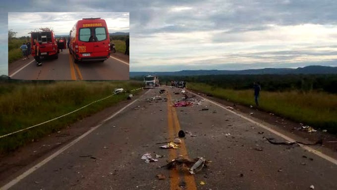 Carro atinge carreta em rodovia e mata 4 moradores de Rondônia