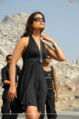 Actress Illeana Photos In Hot Black Dress
