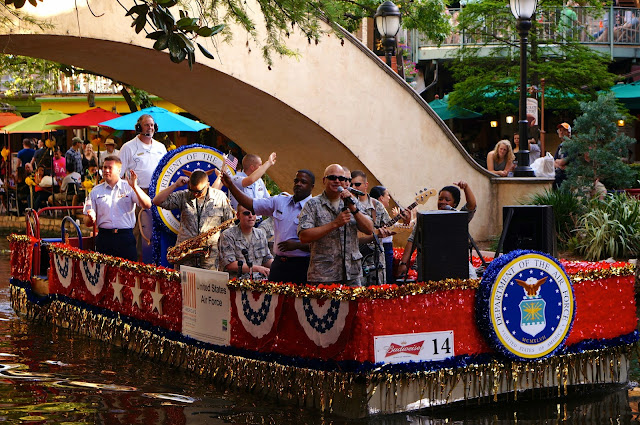 SAN ANTONIO RIVER WALK, UNITED STATES AIR FORCE, MILITARY PARADE, TEXAS