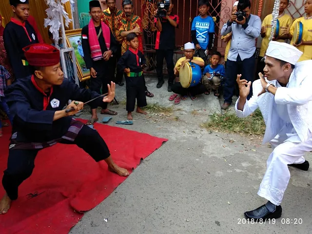 tradisi palang pintu pengantin betawi cinong bekasi