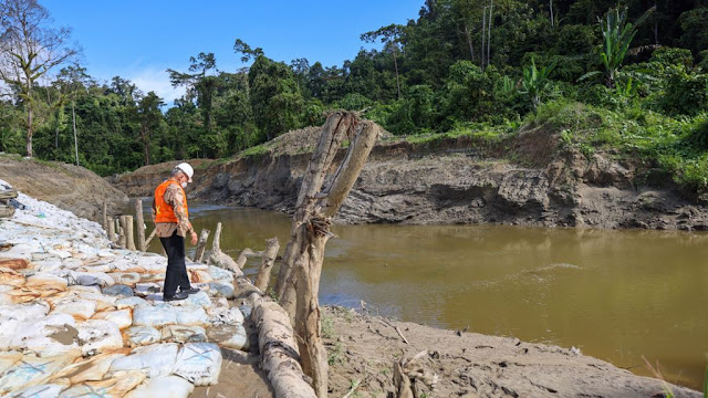 Sekda Aceh Tinjau Pembangunan Irigasi Sigulai di Simeulue
