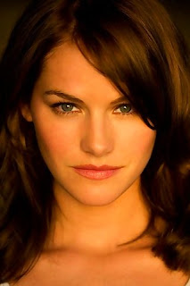 Kelly Overton Pictures