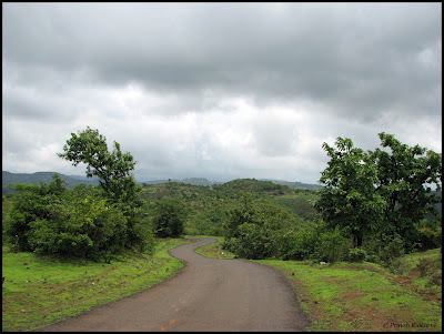 Road to Madhe Ghat