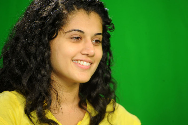 Actress Taapsee Stills Gallery hot images